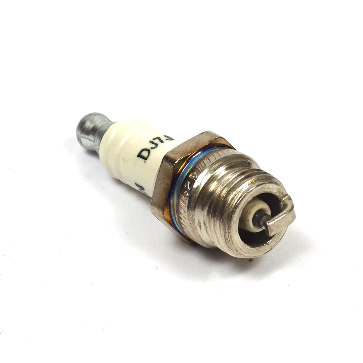 Champion 850 DJ7J Small Engine Spark Plug